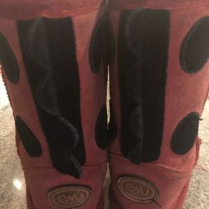 Emu ladybug boots, youth size 11